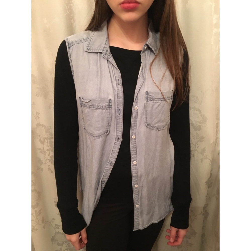 Last chance‼️ Rubbish chambray button up shirt